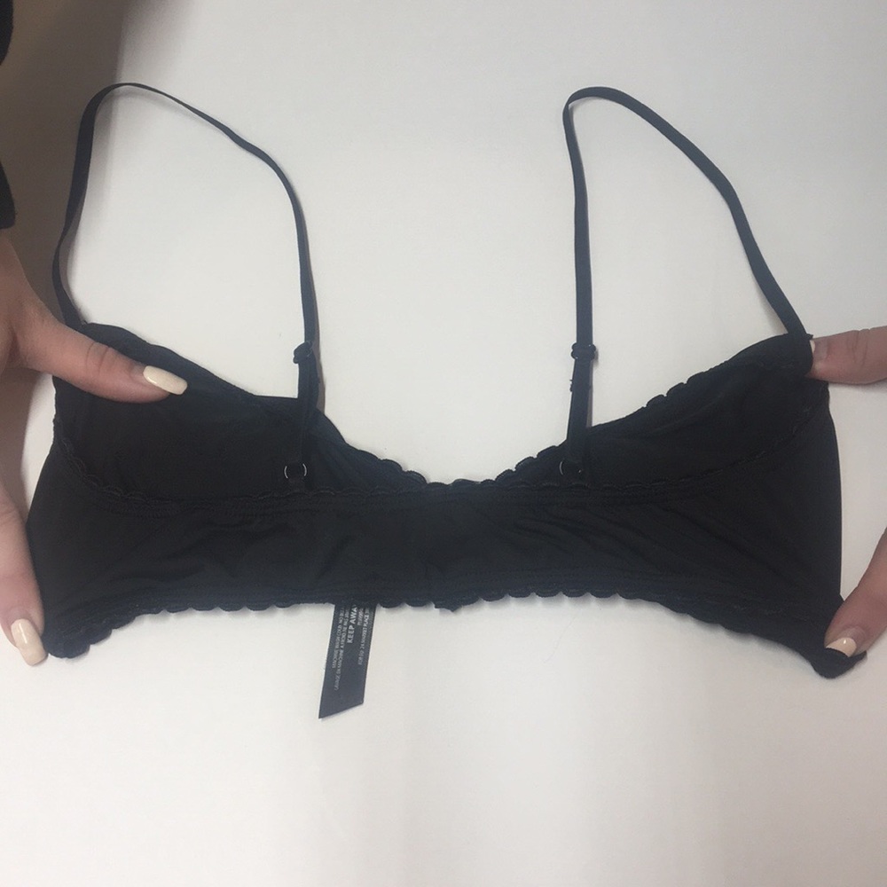 🆕UO Butterfly Triangle Bra - Picture 7 of 8